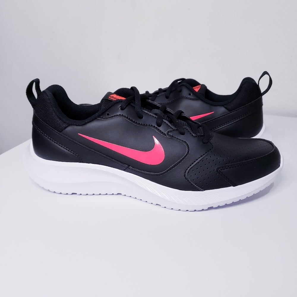 new nike todos womens size 10 shoes